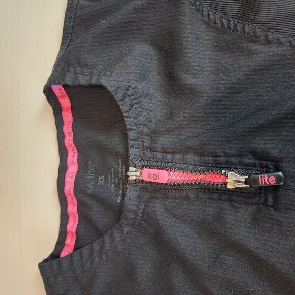 Koi Lite scrub top XS black pink uniform - Picture 10 of 12